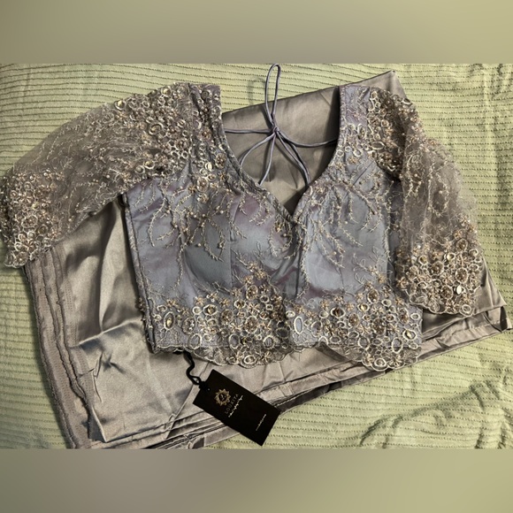 Loukiya silver sateen sari and blouse - Brand new with tag - Picture 2 of 7